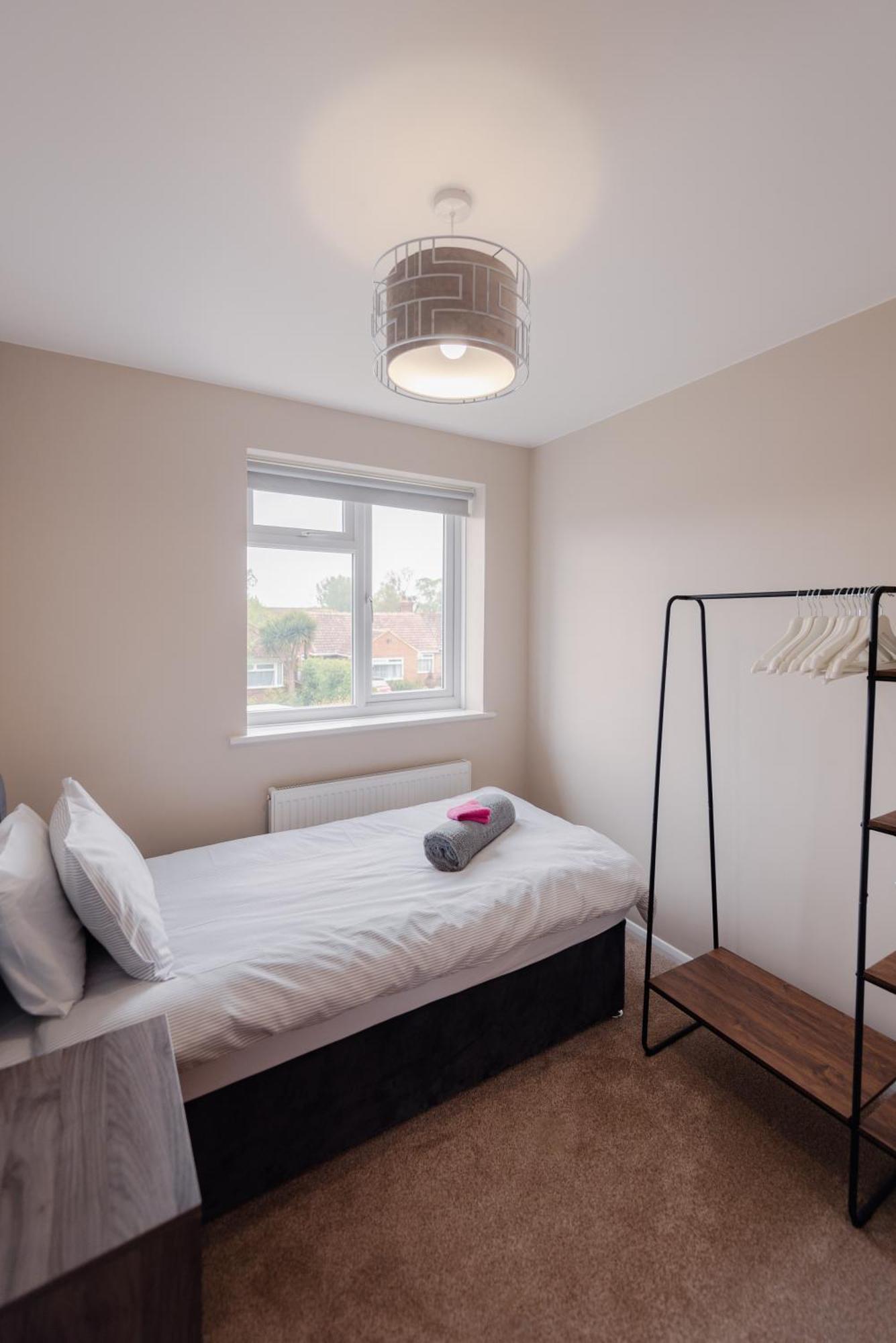 Luxury Recently Renovated 3 Bedroom Home In Sandwich Kent Exterior photo