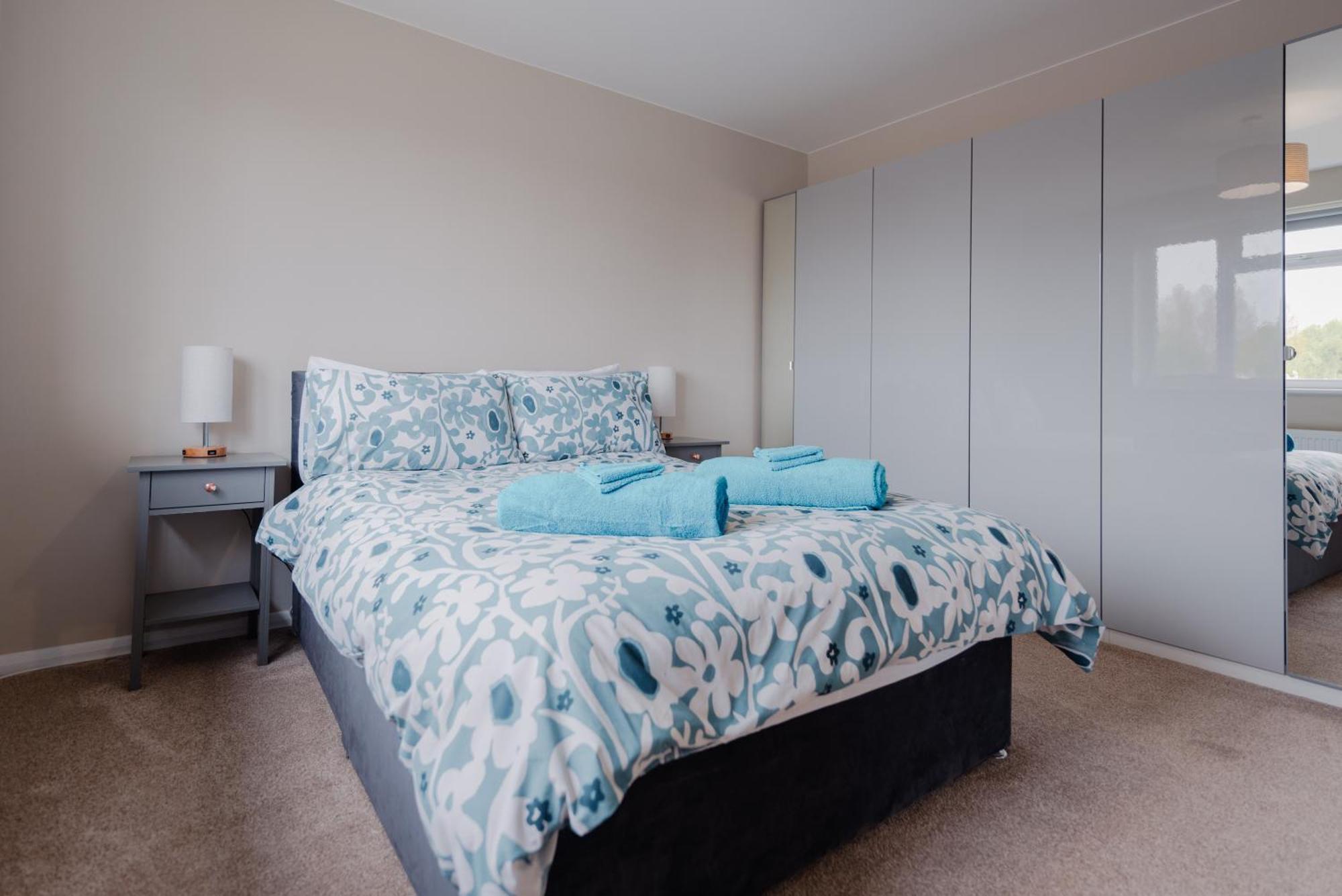 Luxury Recently Renovated 3 Bedroom Home In Sandwich Kent Exterior photo