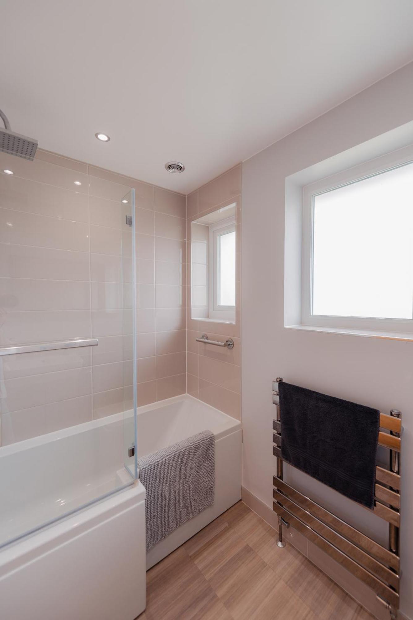 Luxury Recently Renovated 3 Bedroom Home In Sandwich Kent Exterior photo
